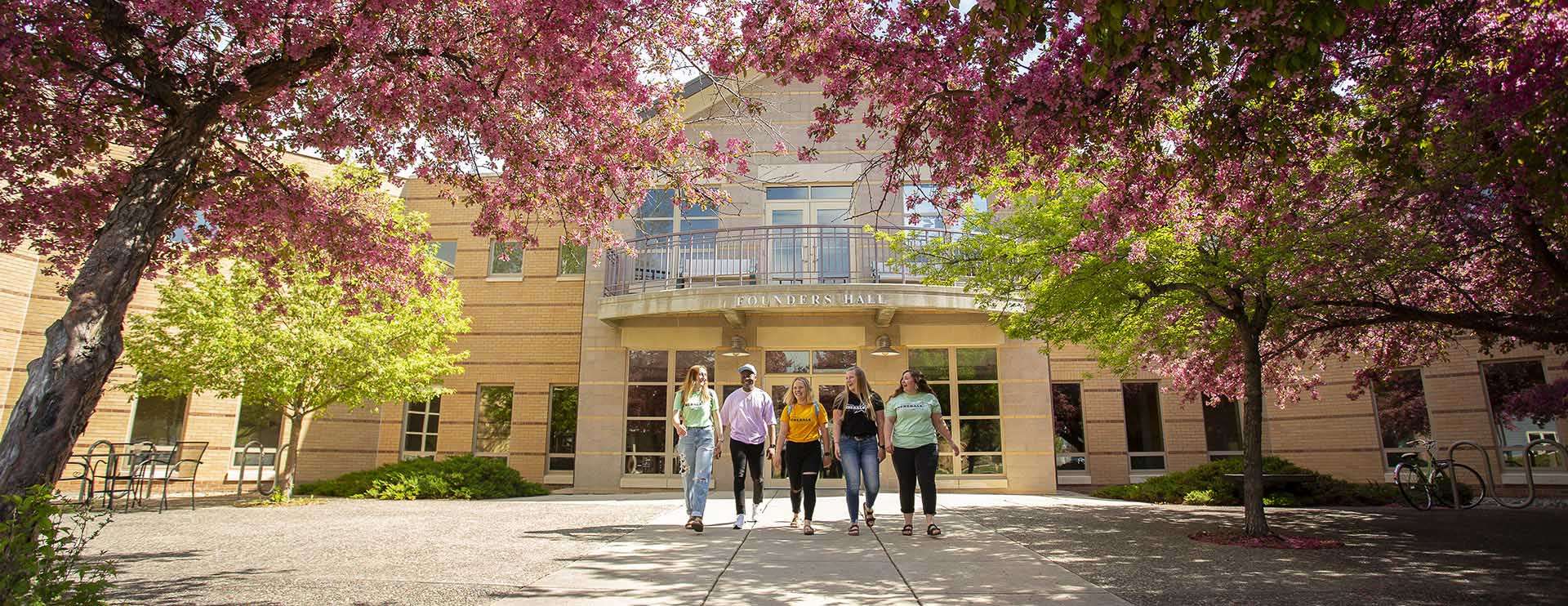 SCfoundersslider Students on campus at Sheridan College
